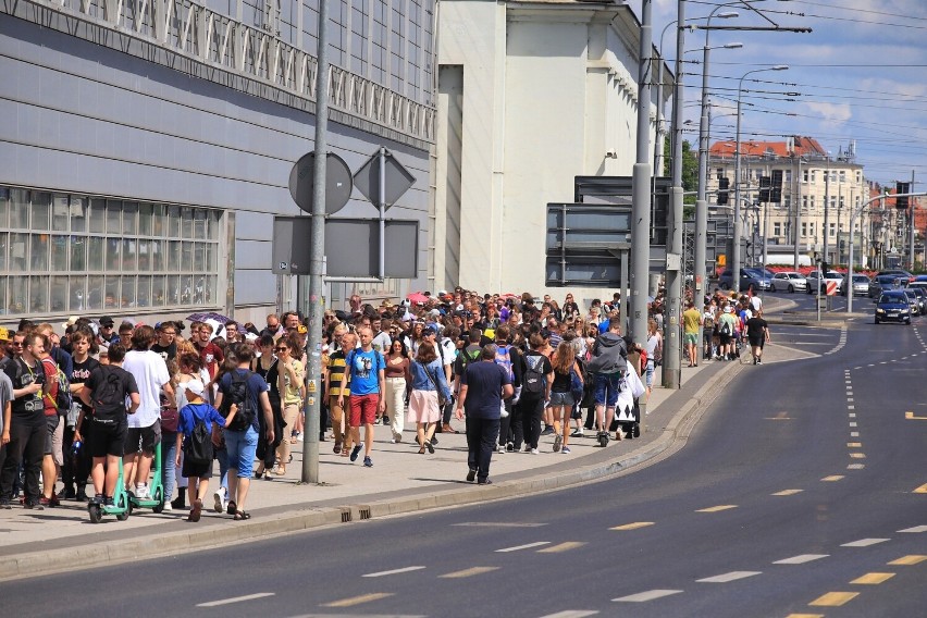 Od rana na Międzynarodowych Targach Poznańskich utworzyła...