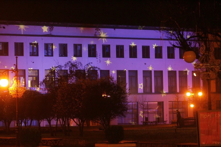 Montaż iluminacji światecznej w Legnicy (FOTO)