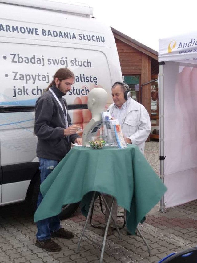 Bezpłatne badanie słuchu na targowisku w Pile