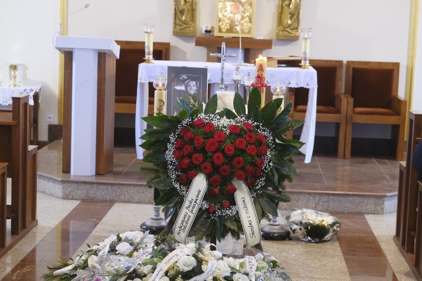 W środę, 8 grudnia, odbyła się ceremonia pogrzebowa Artura...