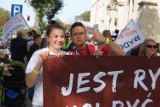 Protest rodziców (antyszczepionkowców) w Inowrocławiu [zdjęcia]