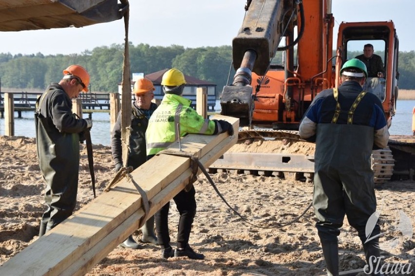 Sława: Miejski Park nad jeziorem do rewitalizacji. Zobaczcie też postępy prac przy budowie nowej plaży