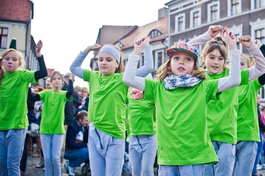 Gniezno: Międzynarodowy Dzień Tańca - Parada Tancerzy