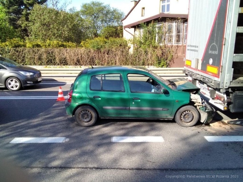 Wypadek drogowy w Miłobądzu. Zderzyły się dwa samochody