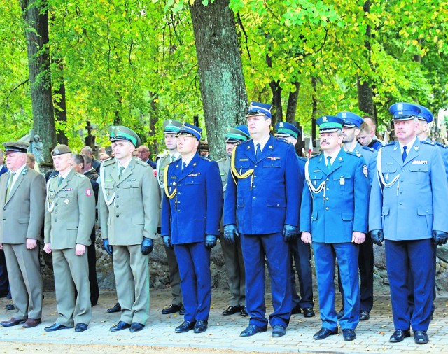 W uroczystościach, które odbyły się 23 września na cmentarzu w Sokółce, wzięli udział przedstawiciele wszystkich służb mundurowych