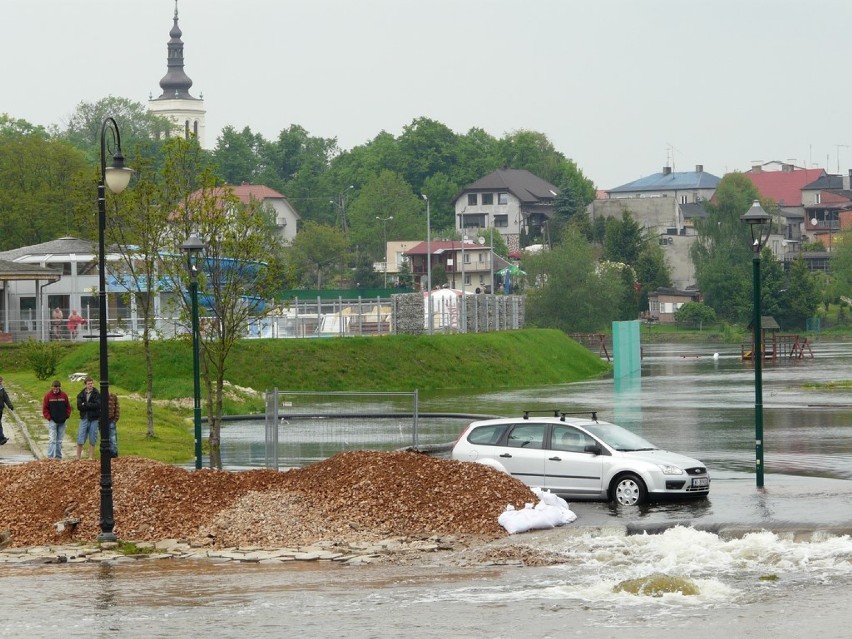 W maju 2010 r. powiat poddębicki nawiedziła powódź