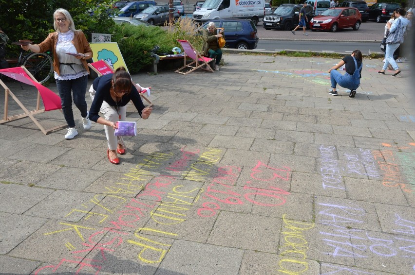 Kulturalne malowanie. Program wydarzeń na chodniku w centrum Goleniowa