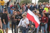 Protest antycovidowców w Katowicach. Kilkaset osób przeszło ulicami miasta. Zobaczcie ZDJĘCIA