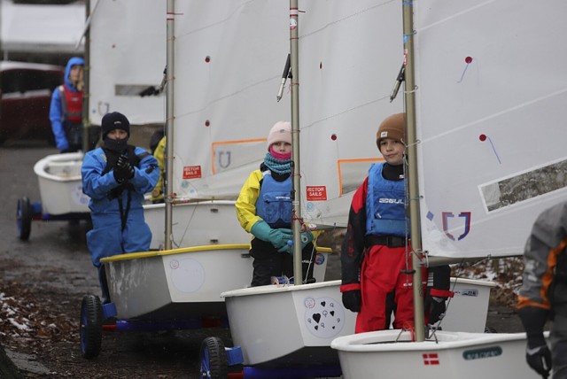 W zawodach w Rybniku udział bierze nawet dwustu młodych żeglarzy.