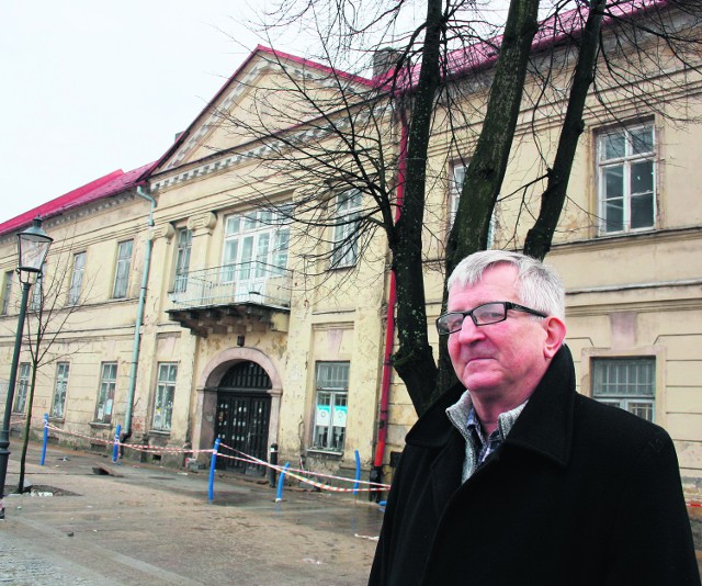 Janusz Gardeła, mieszkaniec Olkusza, liczy, że władze miasta i starostwa w końcu zaczną wspólne działania, by stary budynek odzyskał swój dawny blask