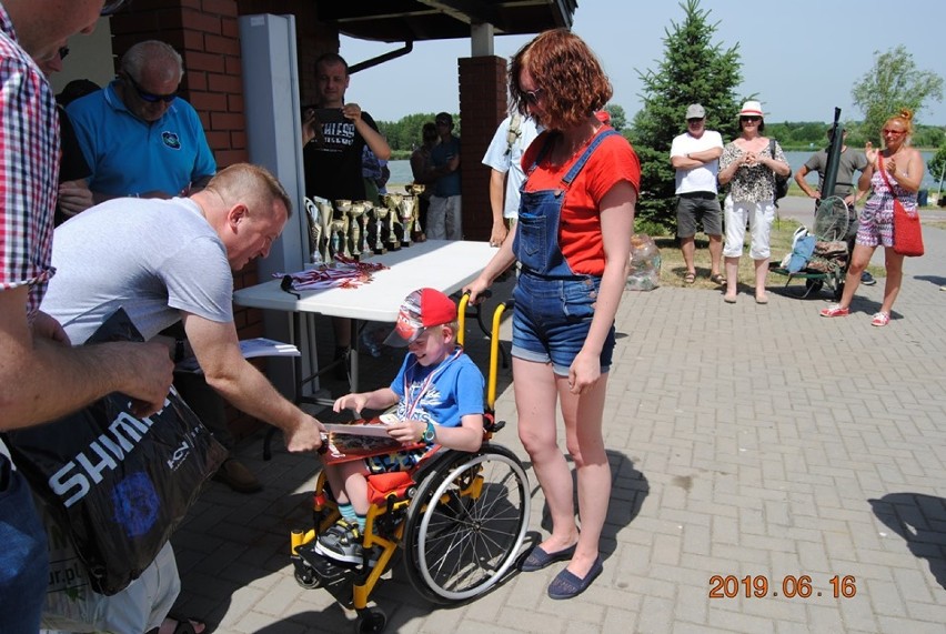 „Piknik nad wodą” w Kraśniku. Za nami zawody wędkarskie dla dzieci i młodzieży niepełnosprawnej (ZDJĘCIA)