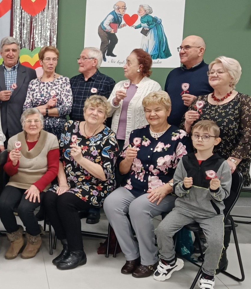 Klub Seniora "Ustronie" tanecznie świętował Dzień Zakochanych oraz Tłusty Czwartek