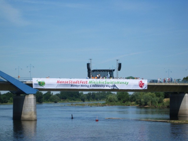 Baner imprezy na moście nad  Odrą. Fot. Roland Semik