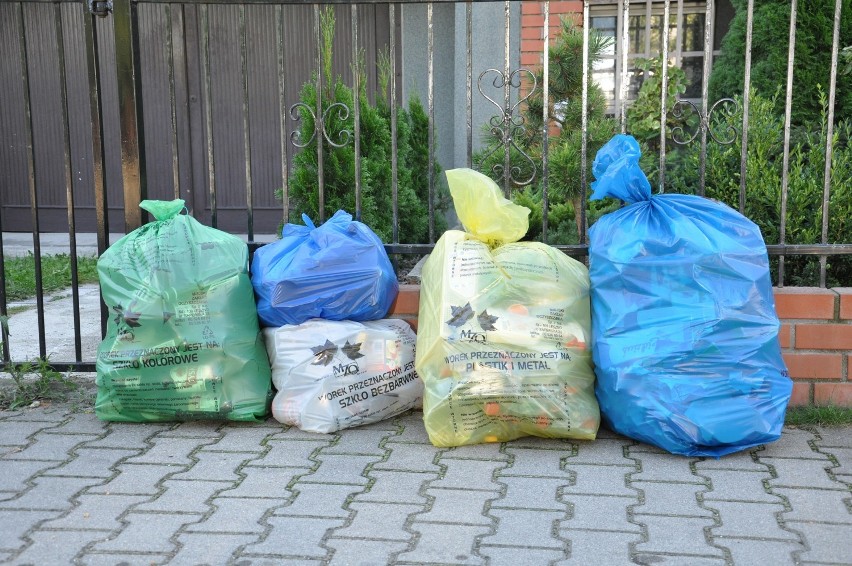 Harmonogram odbioru śmieci w powiecie rawickim w 2020 roku. Odpady zmieszanie co dwa tygodnie [HARMONOGRAM]