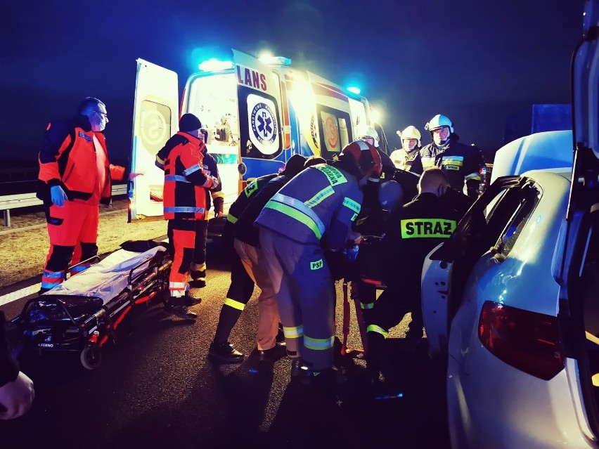 36-letnia kobieta spod Przemyśla doprowadziła do wypadku na A4. Do szpitala zabrano 4 osoby, w tym dzieci [ZDJĘCIA]