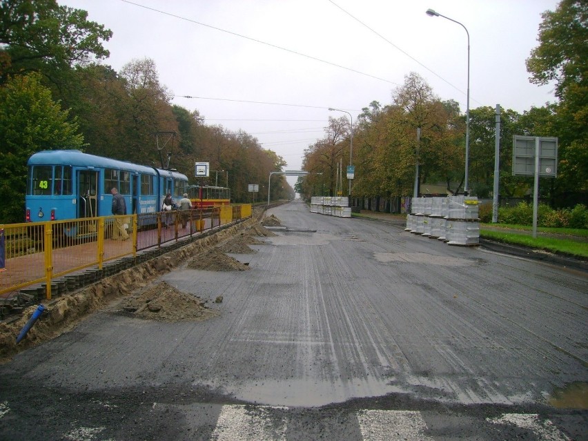 Ulica Konstantynowska tuż przy skrzyżowaniu z Krakowską i...