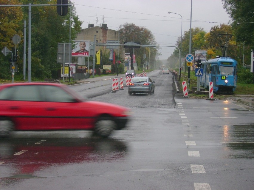 Skrzyżowanie Krakowskiej i Krzemienieckiej. Widok na ulicę...