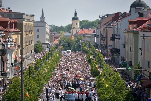 Ulicami miasta przejdą procesje. Będą utrudnienia dla kierowców i pasażerów komunikacji miejskiej.