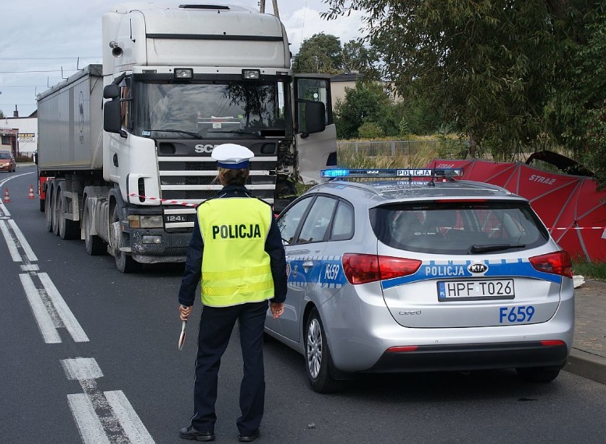 Tragiczny wypadek drogowy w Gaszynie. Nie żyje 56-letni mężczyzna 