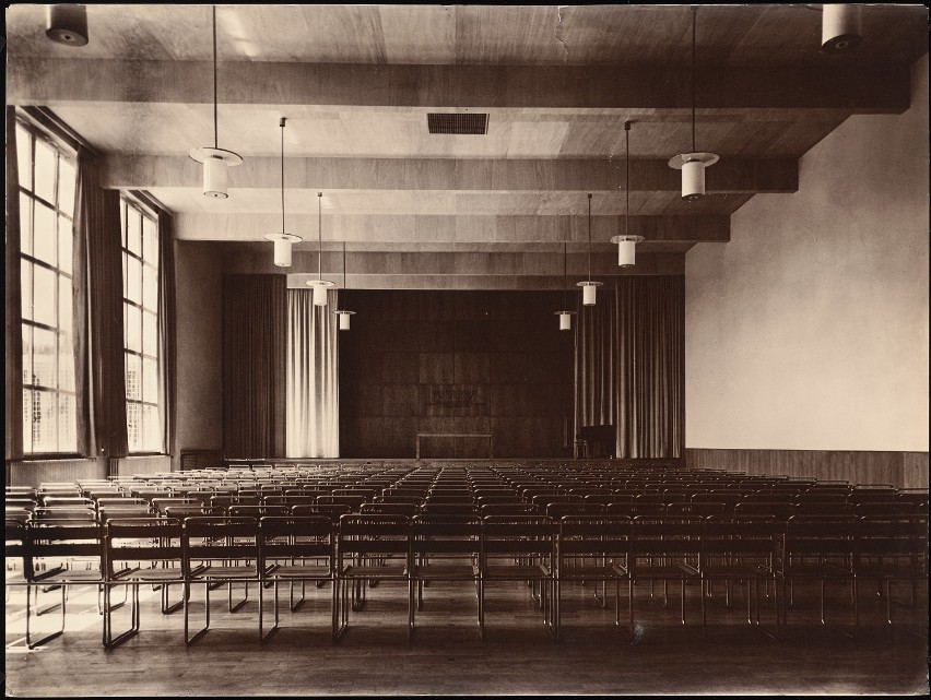 Budynek Freiherr-vom-Stein-Gymnasium w latach 30 XX wieku....