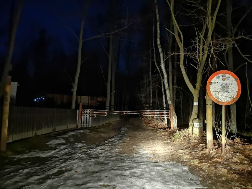 Zboczeniec nad Chechłem? Nagi mężczyzna gonił spacerującą kobietę