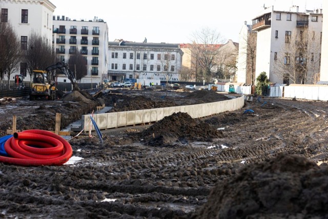 Trwają prace związane z budową parku przy ul. Karmelickiej.