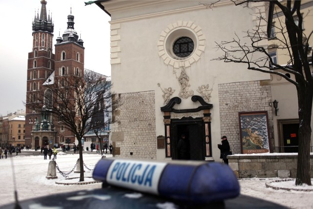 W okolicach Starego Miasta pojawi się więcej patroli.