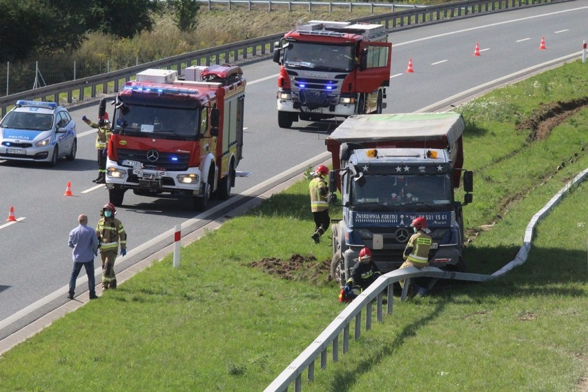 Wypadek na Drodze Ekspresowej S3 na wysokości Legnicy [ZDJĘCIA]