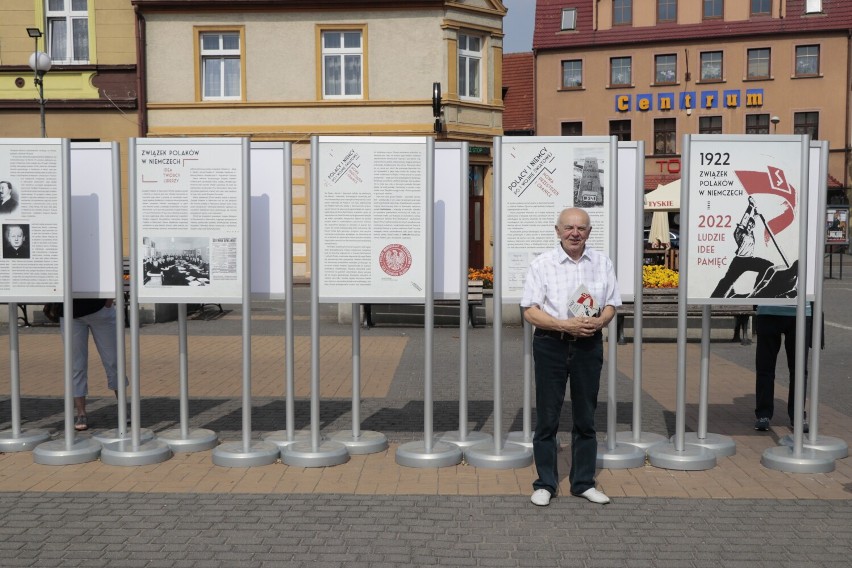 Sierpniowe Targowisko Sztuki towarzyszyło wystawie plenerowej w rocznicę 100 - lecia Związku Polaków w Niemczech