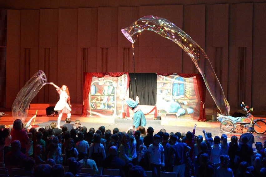 Bajeczny Teatr Baniek Mydlanych zachwycił dzieci   