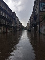 Została zalana ul. Piłsudskiego i Strzelców Bytomskich. Sytuacja się normuje