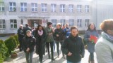 Protest przed Zespołem Szkół w Kołczygłowach. Nie zgadzają się tu z propozycjami wójta Kozłowskiego