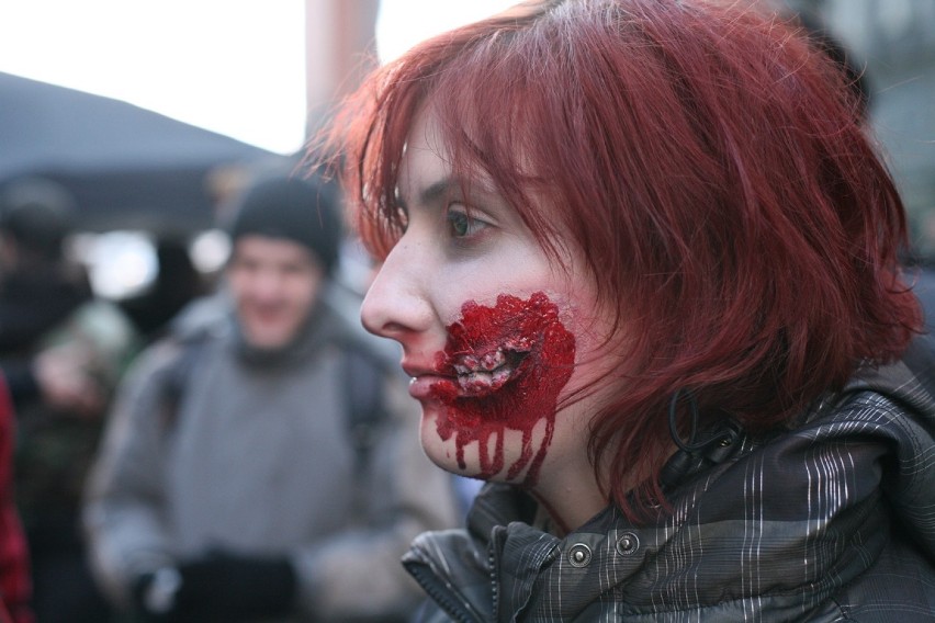 Zombie Walk przeszedł przez Poznań [zdjęcia]