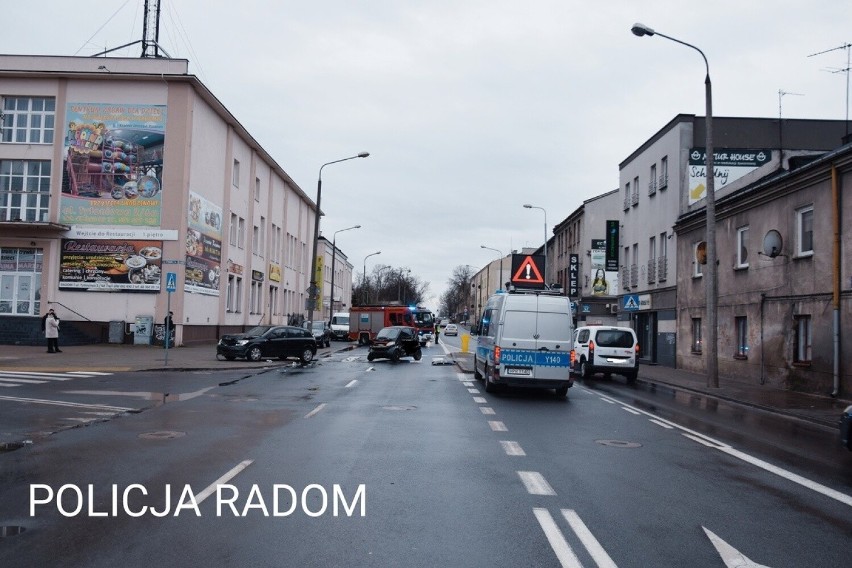 Wypadek na skrzyżowaniu Limanowskiego i Tytoniowej w Radomiu. Są nowe fakty w sprawie. W zdarzeniu brał udział jeszcze jeden samochód