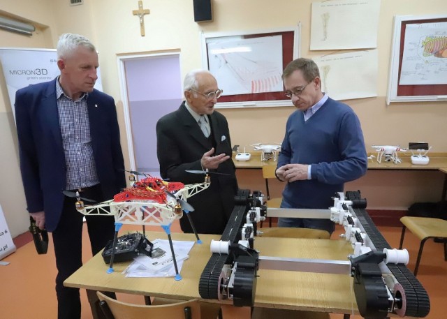 W Zespole Szkół Centrum Kształcenia Rolniczego w Radomiu można było poznać różne sposoby wykorzystania dronów.