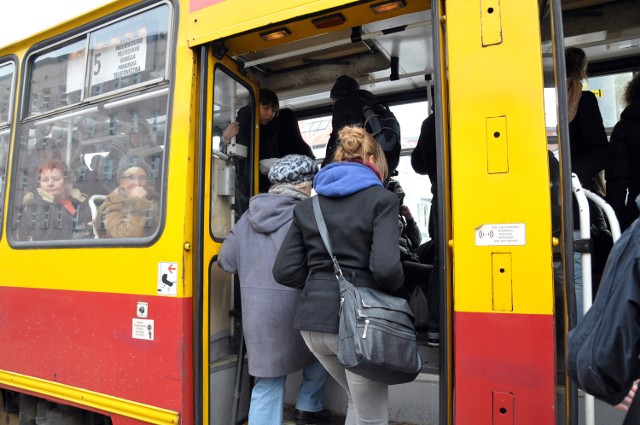 Pasażerom jest za zimno w tramwajach