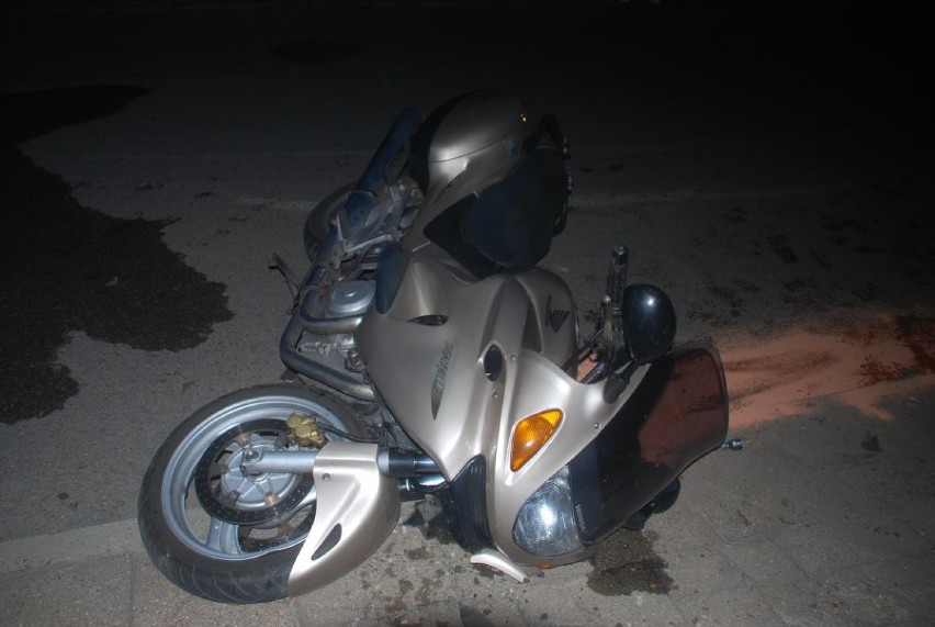 Wypadek motocyklistki w Myszkowie. Kierująca i pasażerka doznały złamania nogi