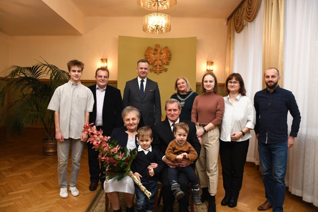 Złote gody w Piotrkowie. Trzy pary otrzymały medale "Za długoletnie pożycie małżeńskie", grudzień 2022