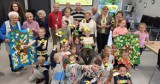 Spotkanie seniorów Dziennego Domu Pomocy w Oświęcimiu z przedszkolakami i warsztatami o pszczołach. Zobaczcie zdjęcia