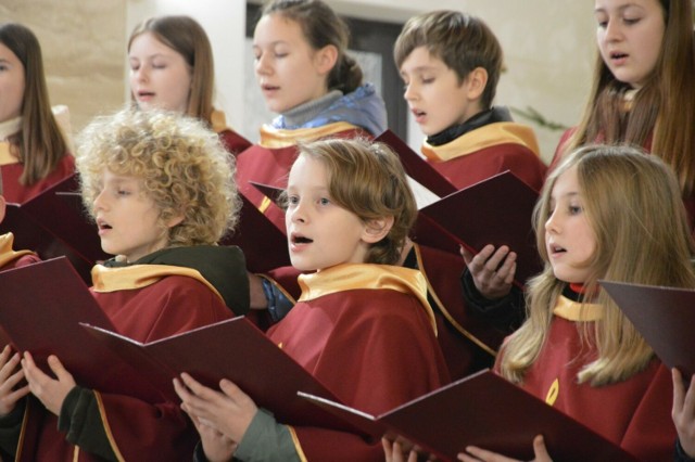 Kolędy i pastorałki były tematem koncertu szkoły muzycznej w kościele MBNP w Końskich
