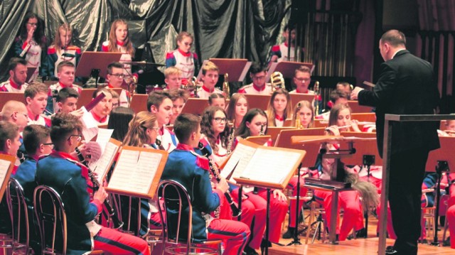 Niedzielny Koncert Radomskiej Młodzieżowej Orkiestry Grandioso pod dyrekcją Dariusza Krajewskiego w radomskiej katedrze będzie wspaniałym muzycznym wydarzeniem.
