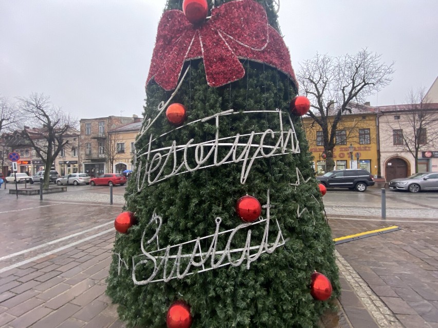 Bożonarodzeniowa choinka na rynku w Olkuszu