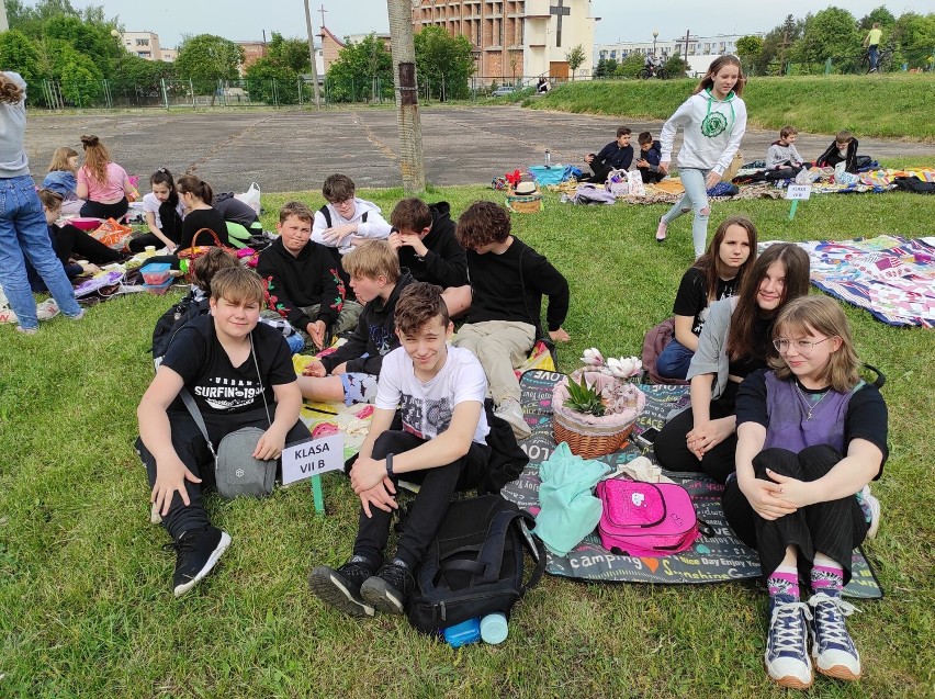 Tam nie było nudy! Dzień dziecka w Szkole Podstawowej nr 8 w Chełmie świętowano na wspólnym festynie. Zobacz zdjęcia