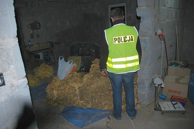 Nielegalna krajalnia tytoniu została namierzona przez policjantów w powiecie bielskim