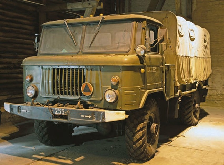 Samochód ciężarowy GAZ-66
