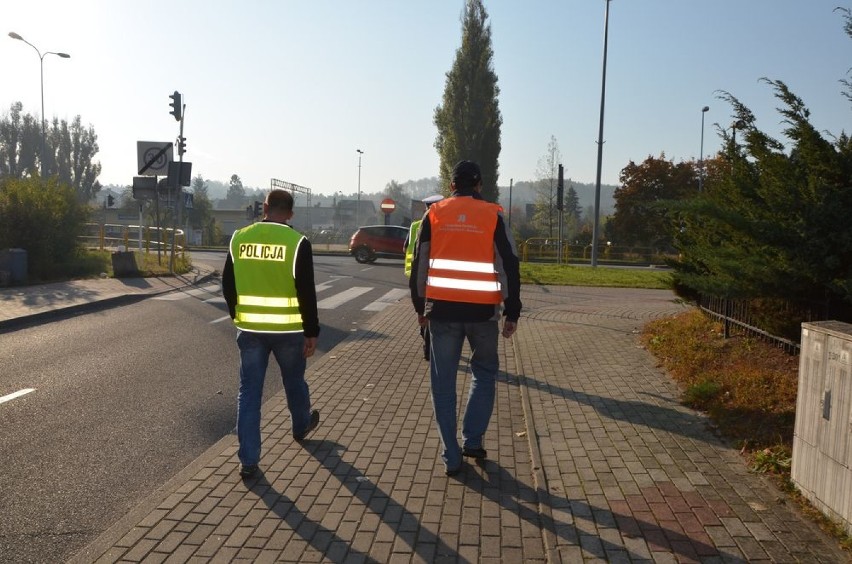 Spotkanie komisji na miejscu śmiertelnego wypadku na K6 w Wejherowie