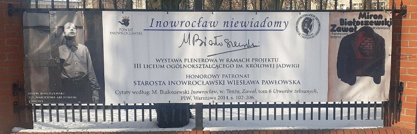 Wystawa plenerowa przygotowana przez uczniów III LO w ramach...