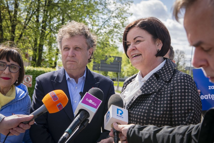 Magdalena Czarzyńska-Jachim i Jacek Karnowski przyjechali do Piły. Wyrazili poparcie dla Beaty Dudzińskiej przed drugą turą wyborów  