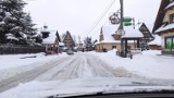 Zakopane. W nocy dosypało śniegu. Na drogach znów zrobiły się trudne warunki. Trzeba bardzo uważać