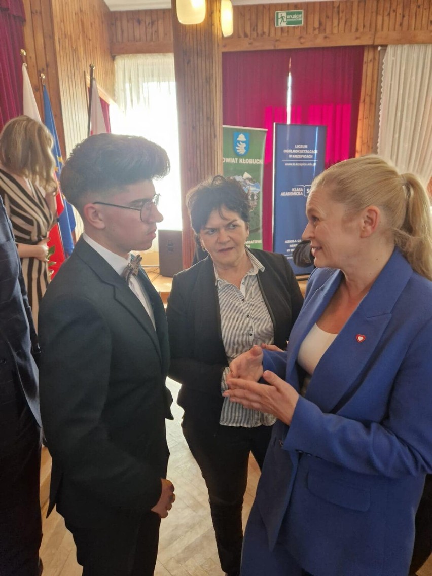 Wizyta minister edukacji Barbary Nowackiej w Krzepicach i...